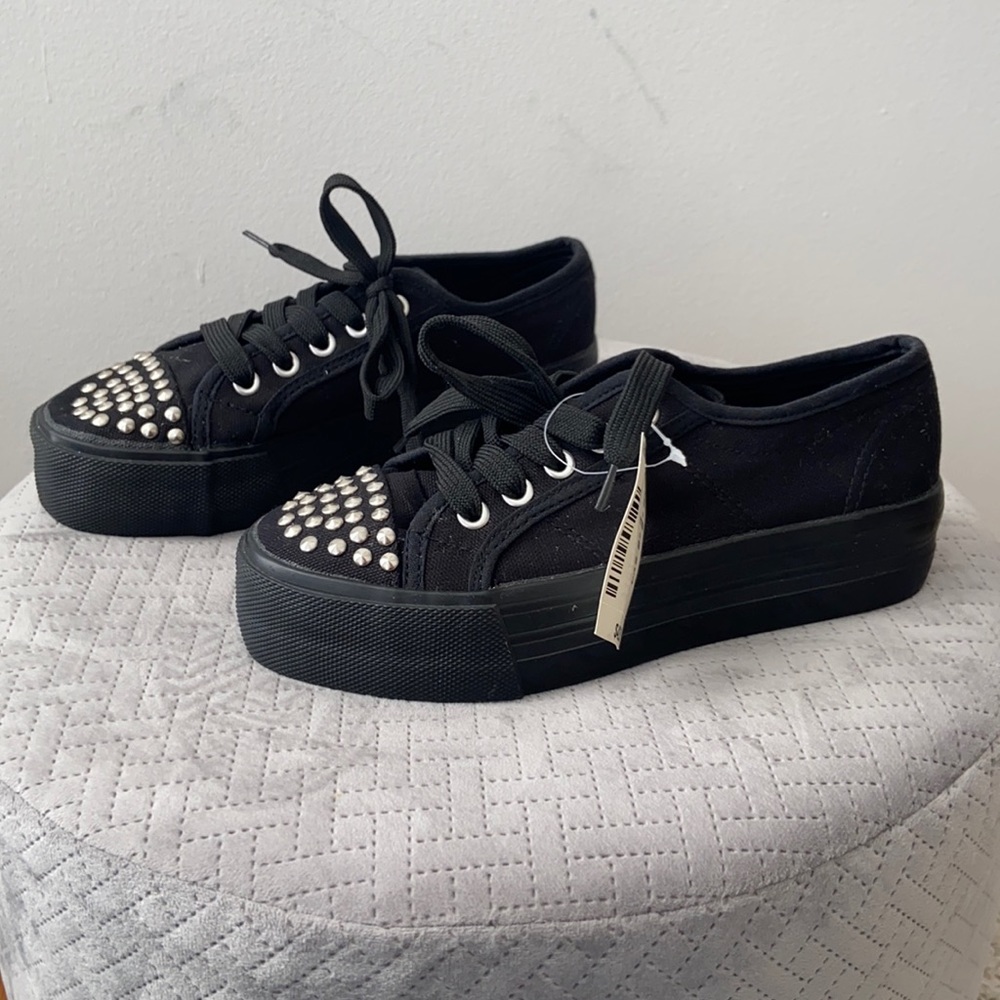 Aéropostale Black Studded Platform Sneakers